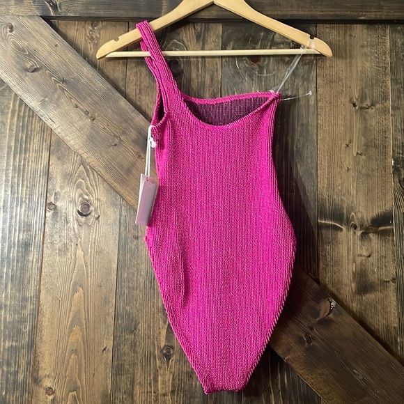 GOOD AMERICAN Always Fits One Shoulder One Piece Swimsuit - Picture 8 of 11